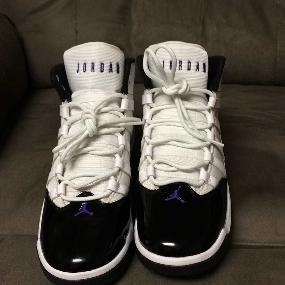 JORDAN HI-TOP SNEAKERS